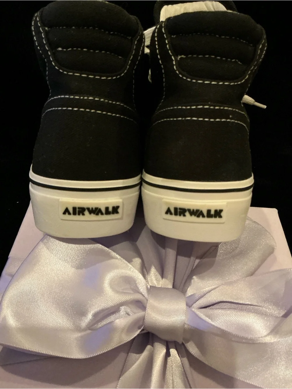 Airwalk Aurora Black and White Canvas High-Top Sneakers Size 7